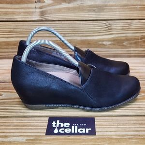 Dansko Womens 39 US 8.5-9 Shoes Slip On Low Wedge Heel Black Leather Work Shoes
